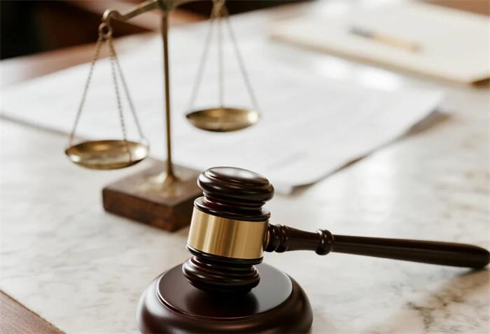 权平律师事务所:小区公共收益被物业私吞,违法吗?